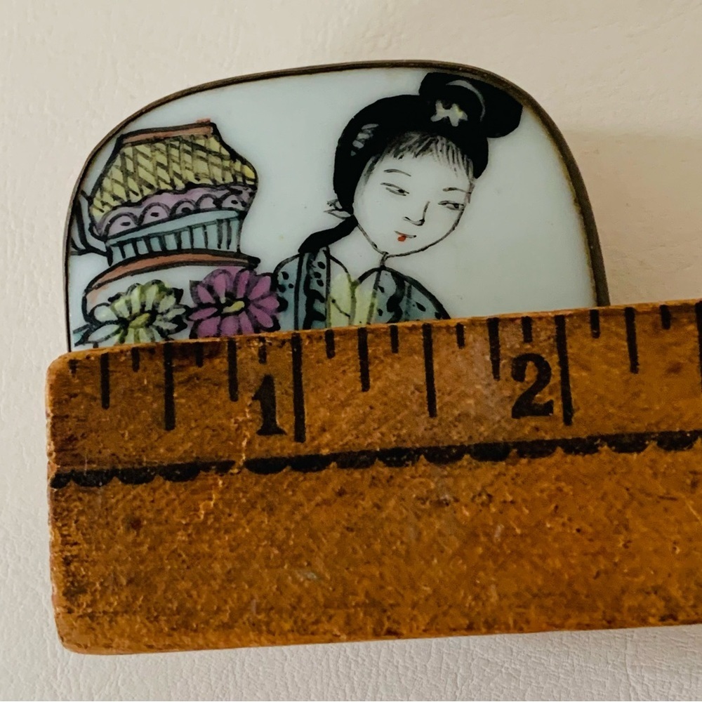 Vintage Asian porcelain shard lid metal silver trinket box - Picture 3 of 9